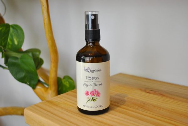 AGUA FLORAL ROSAS