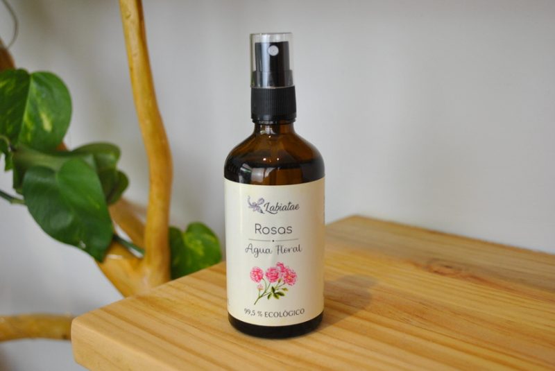 AGUA FLORAL ROSAS